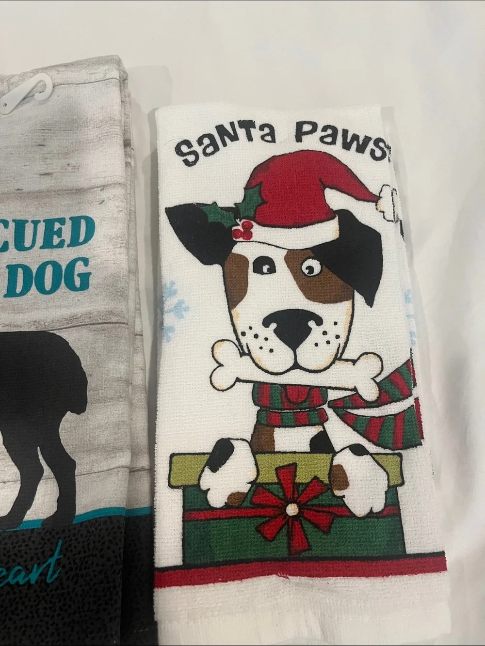 A Rescued Dog stole my heart & Santa paws Kitchen Towel set 4x  NWT
